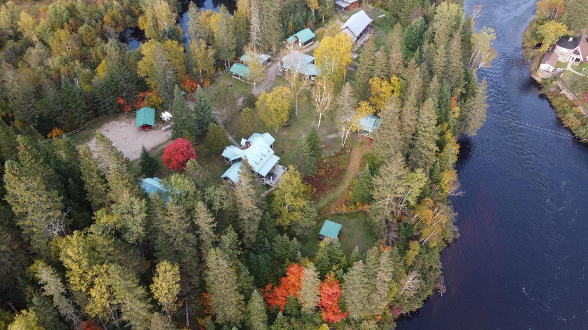 Domaine Le Bostonnais - Le Village En Bois Rond لاتوك المظهر الخارجي الصورة