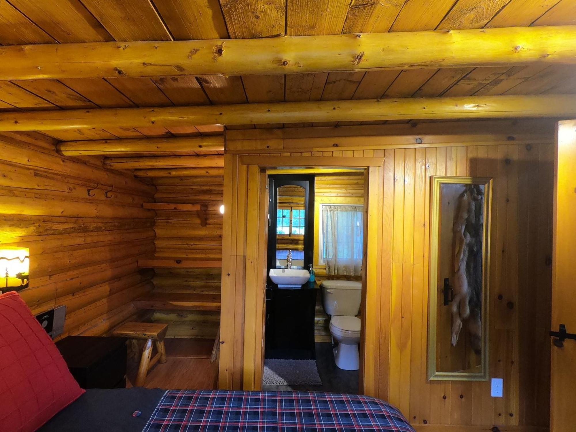 Domaine Le Bostonnais - Le Village En Bois Rond لاتوك الغرفة الصورة